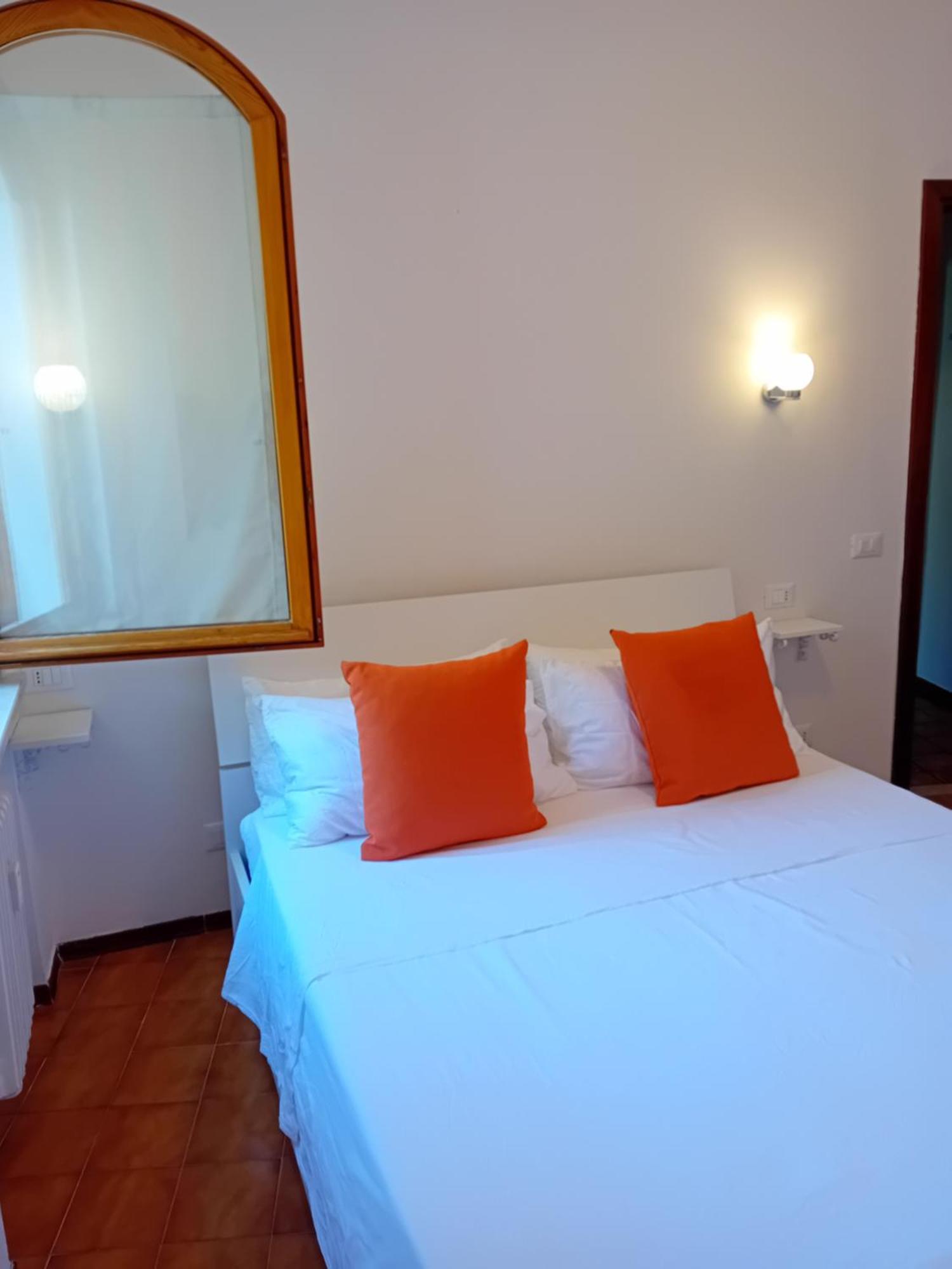 Il Glicine Sul Garda Appartamento Turistico 페스키에라델가르다 외부 사진